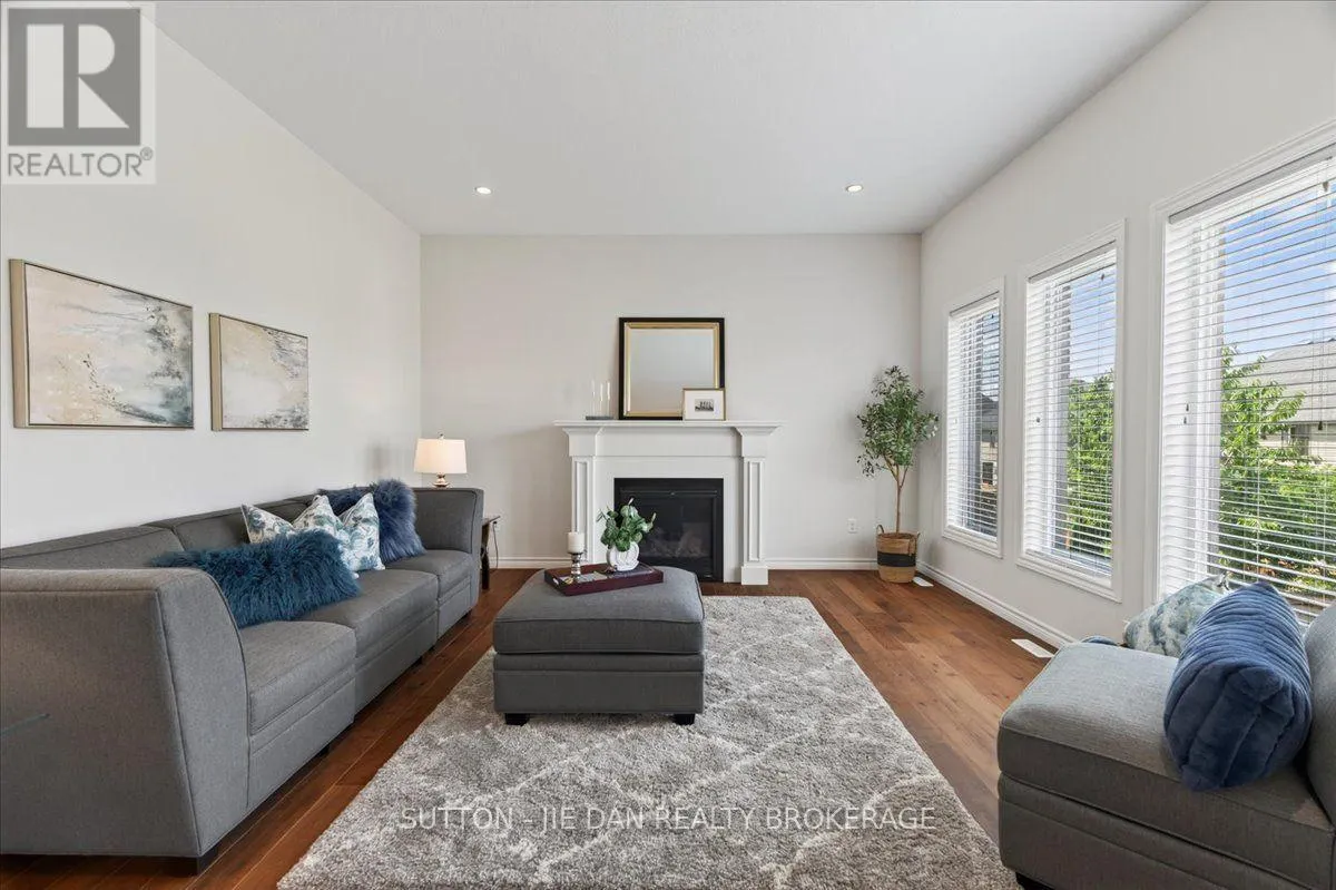 2361 TORREY PINES WAY