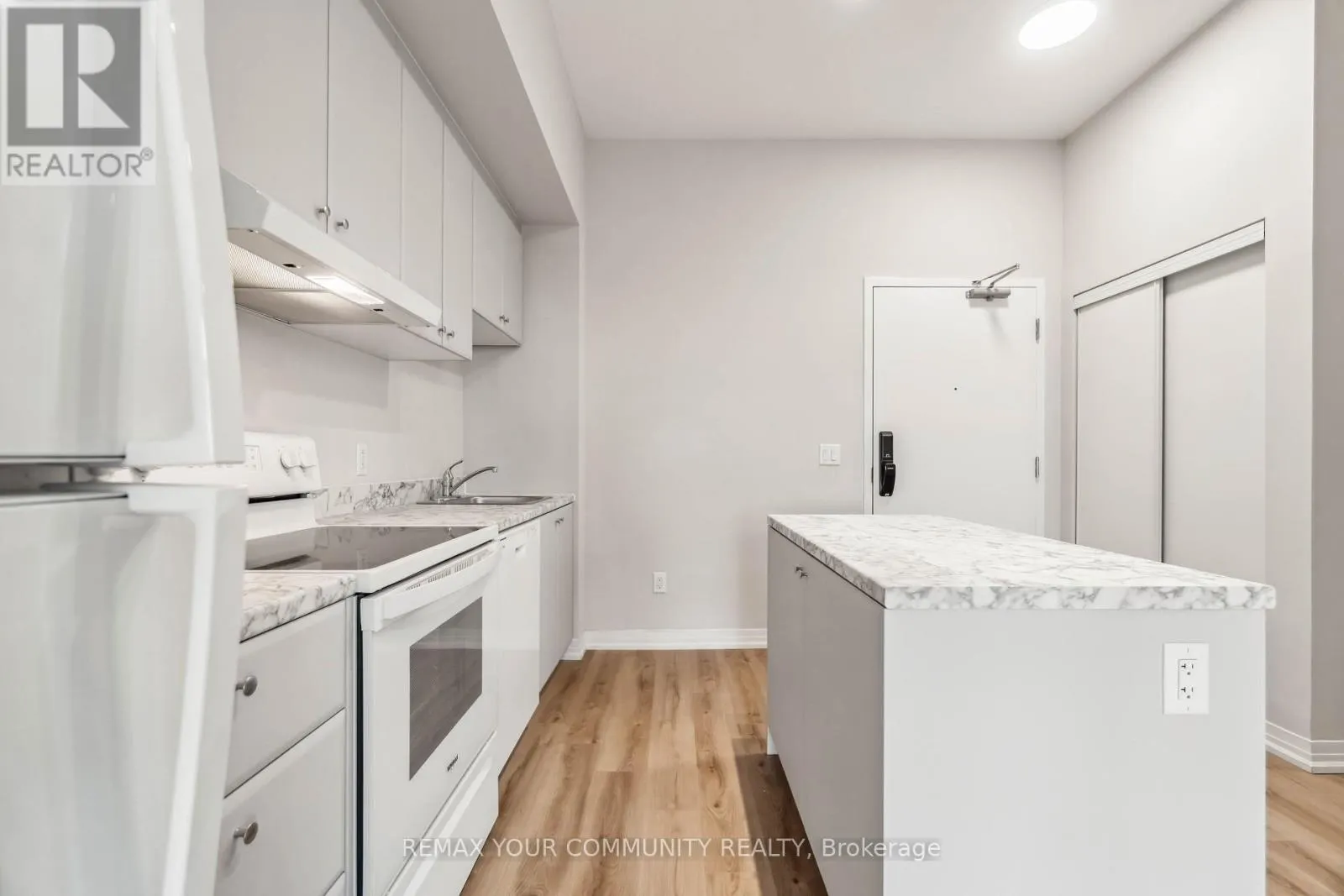 UPPER PH04 - 50 HERRICK AVENUE