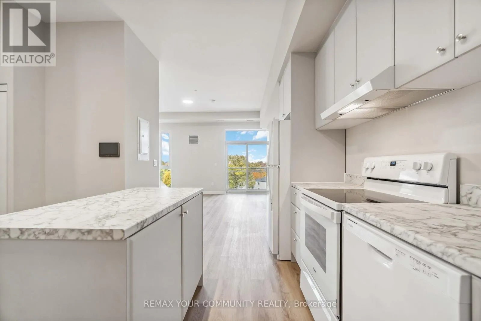 UPPER PH04 - 50 HERRICK AVENUE