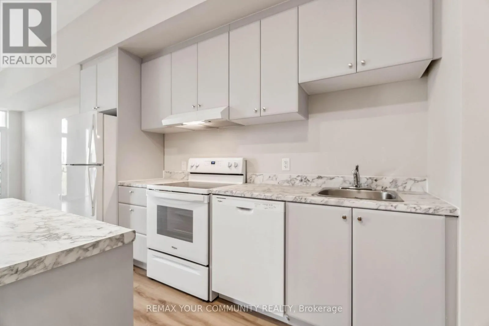UPPER PH04 - 50 HERRICK AVENUE