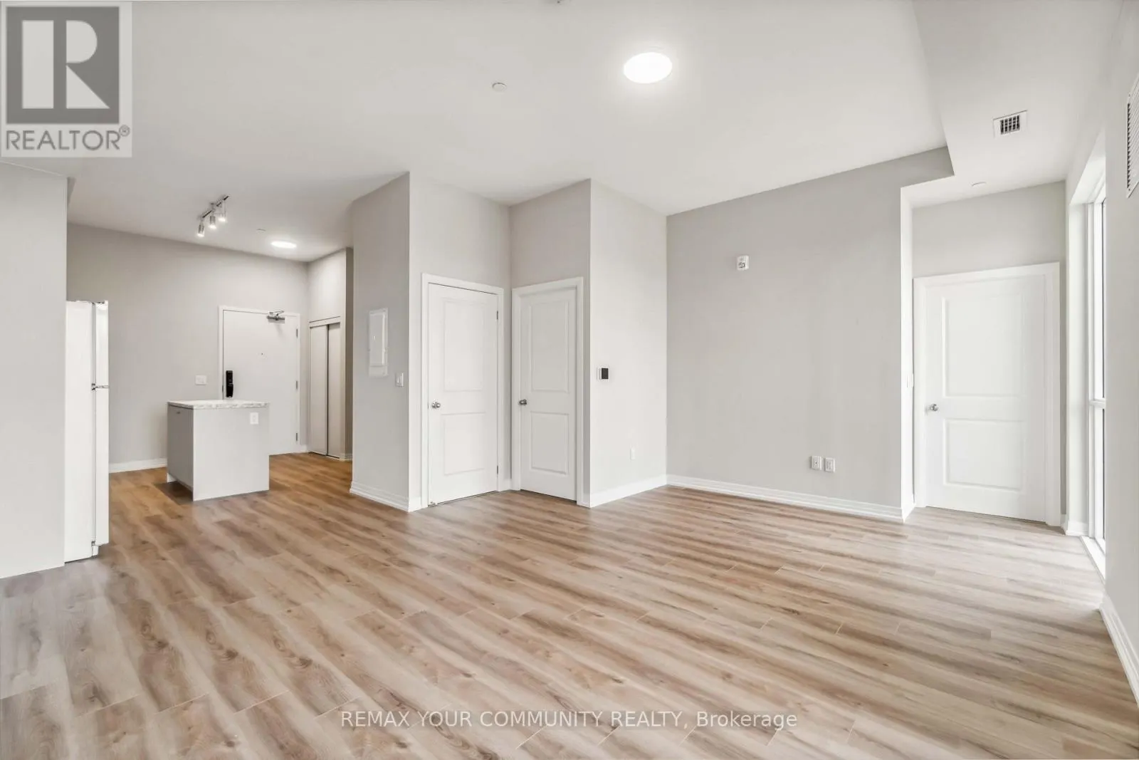 UPPER PH04 - 50 HERRICK AVENUE