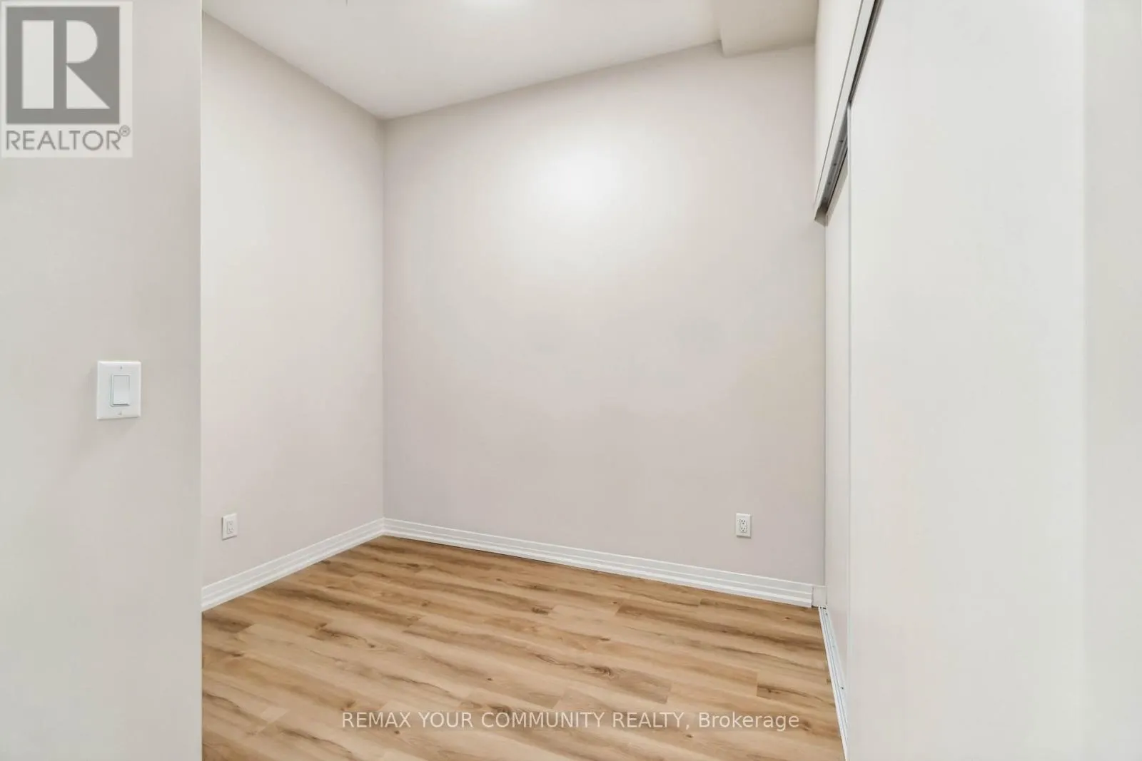 UPPER PH04 - 50 HERRICK AVENUE