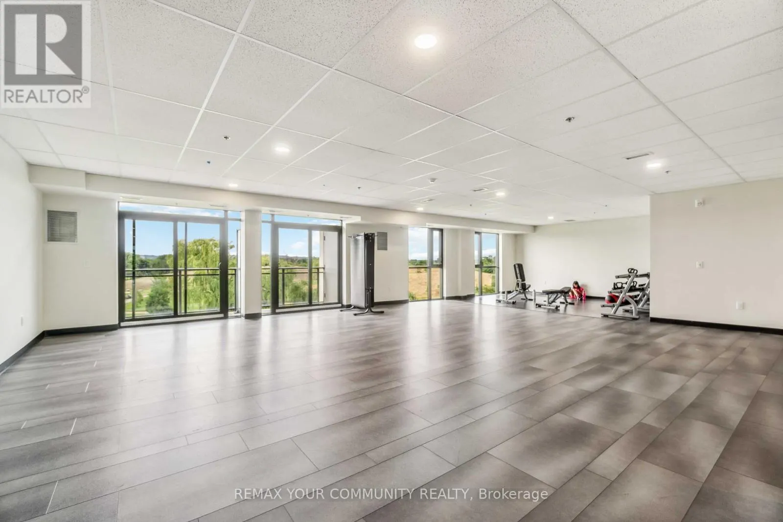 UPPER PH04 - 50 HERRICK AVENUE