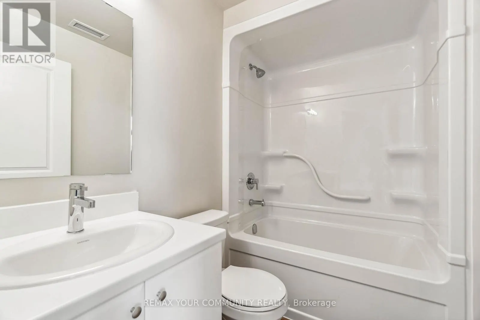 UPPER PH04 - 50 HERRICK AVENUE