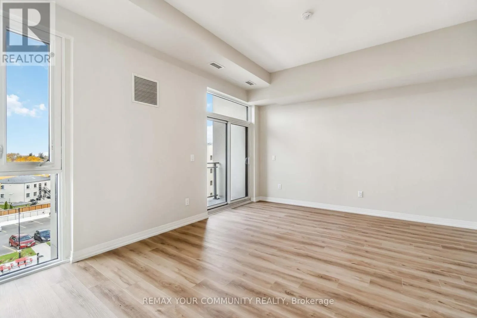 UPPER PH04 - 50 HERRICK AVENUE