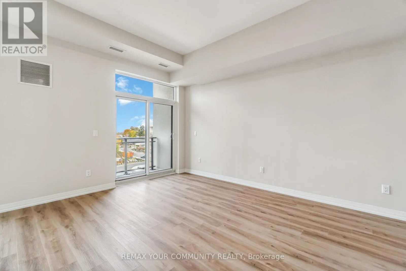 UPPER PH04 - 50 HERRICK AVENUE
