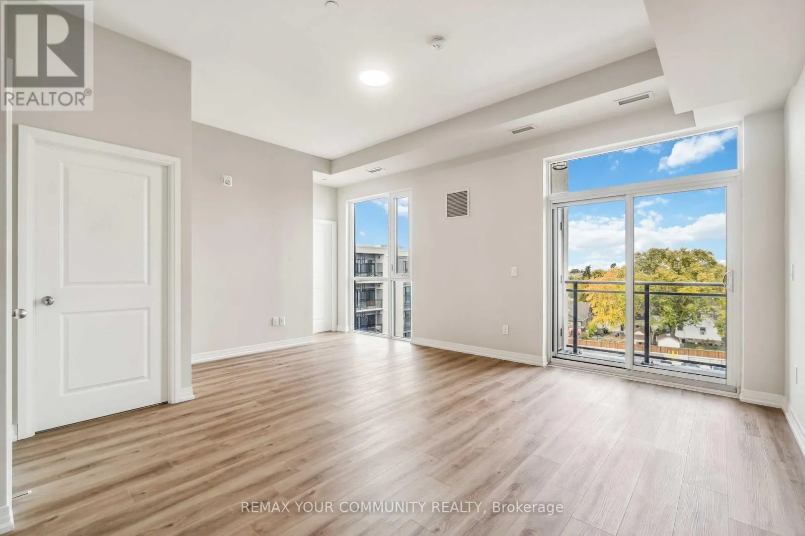 UPPER PH04 - 50 HERRICK AVENUE