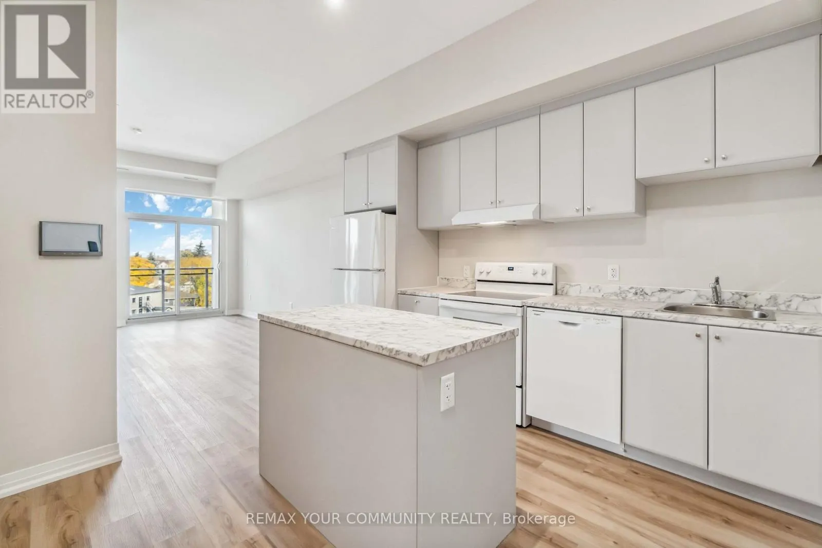 UPPER PH04 - 50 HERRICK AVENUE
