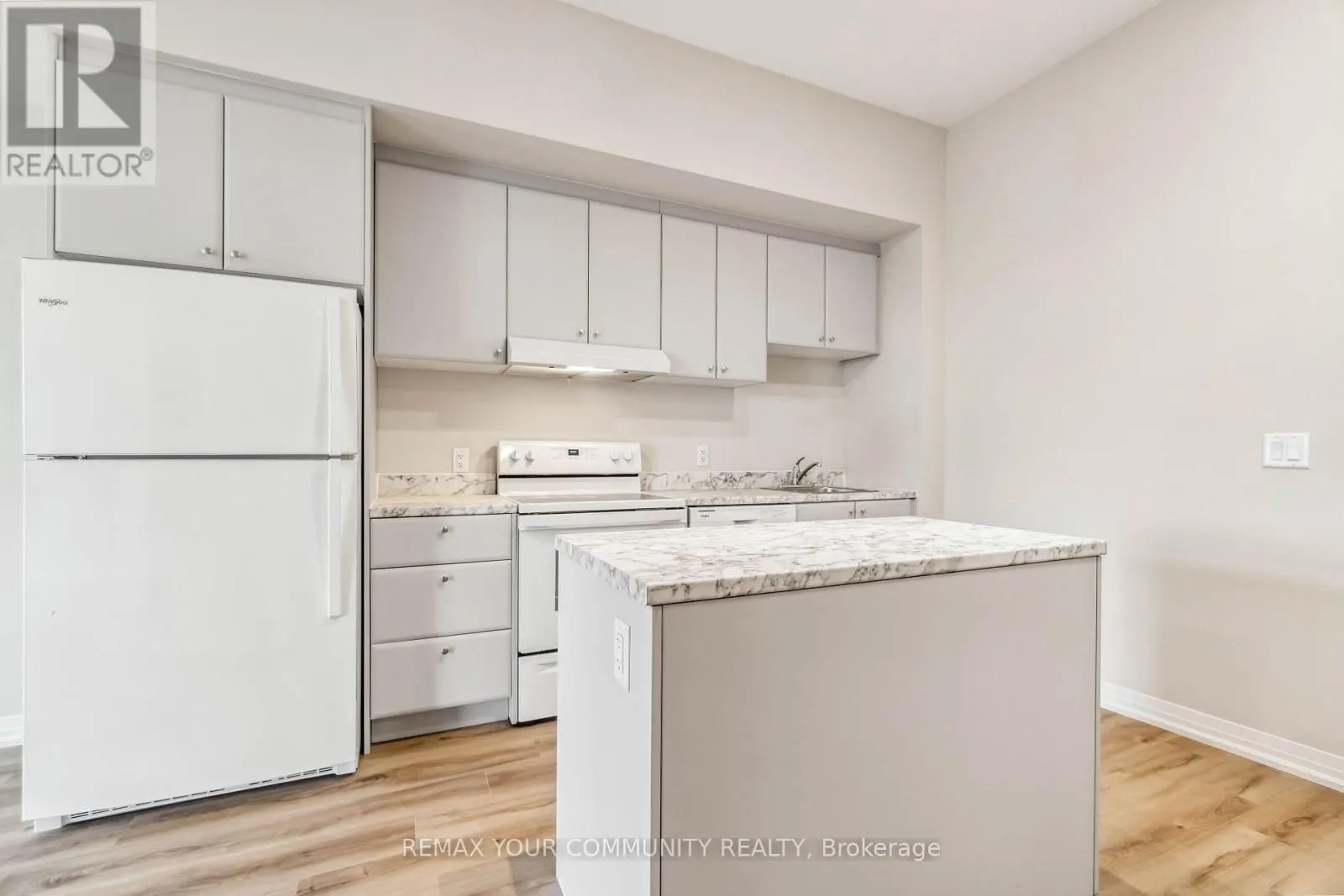 UPPER PH04 - 50 HERRICK AVENUE