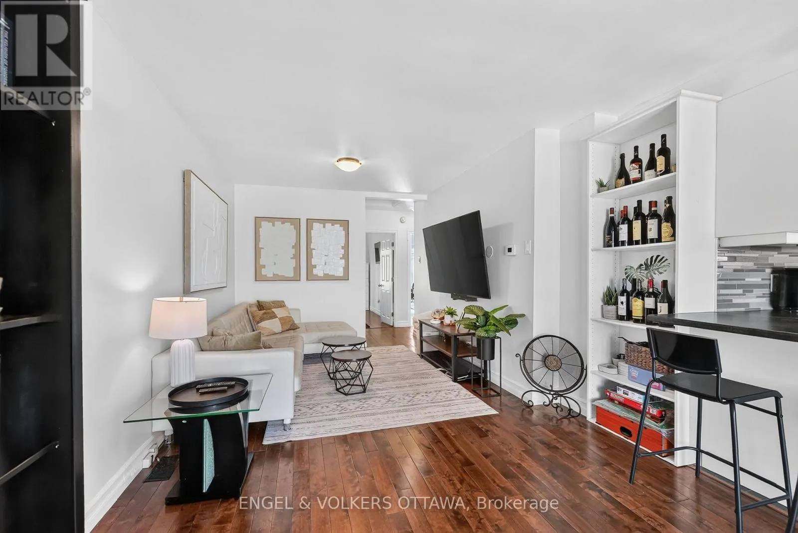 392 FULLERTON AVENUE