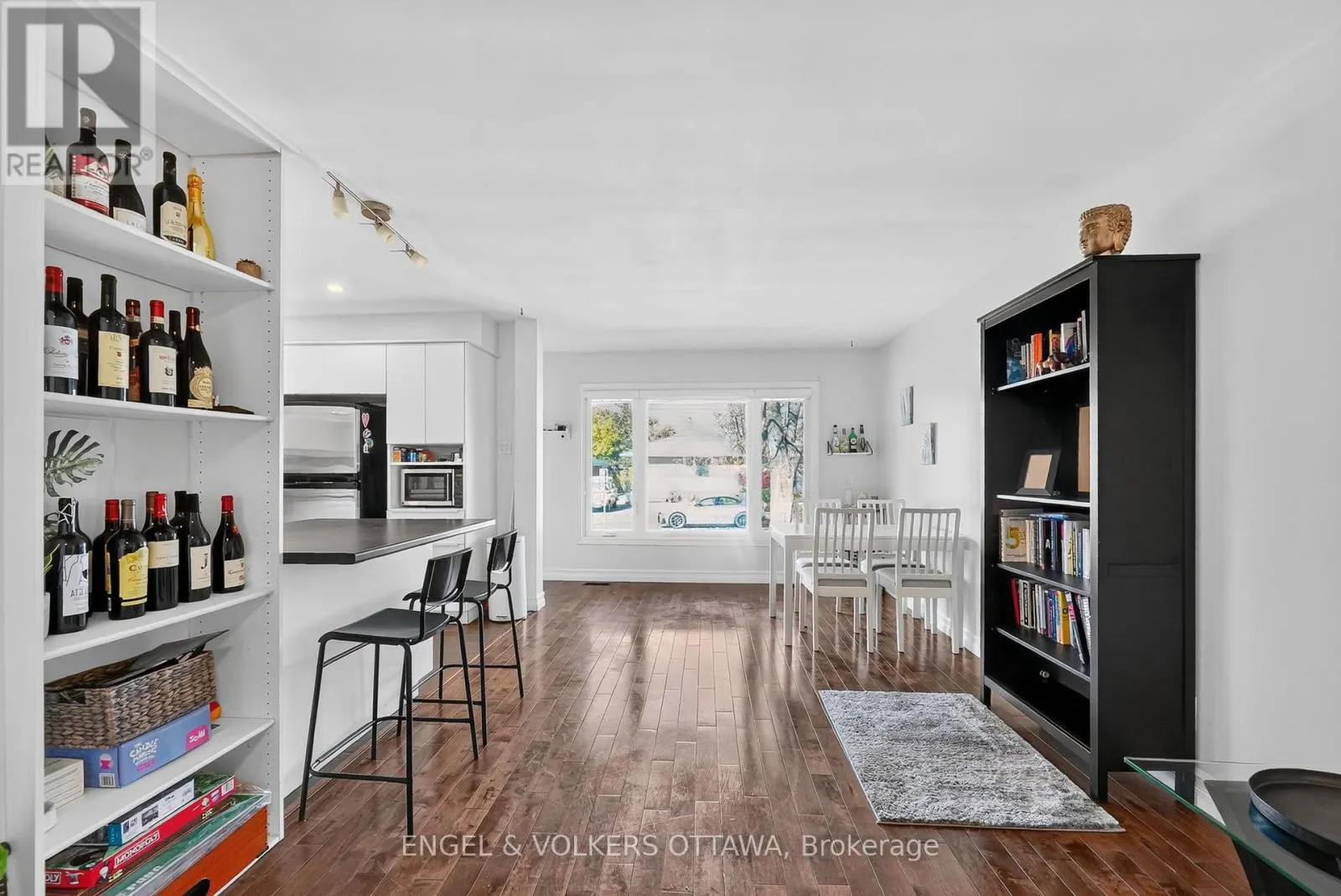 392 FULLERTON AVENUE