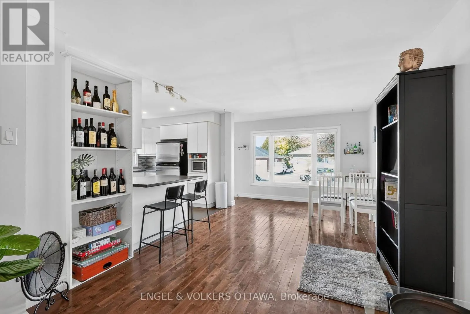 392 FULLERTON AVENUE
