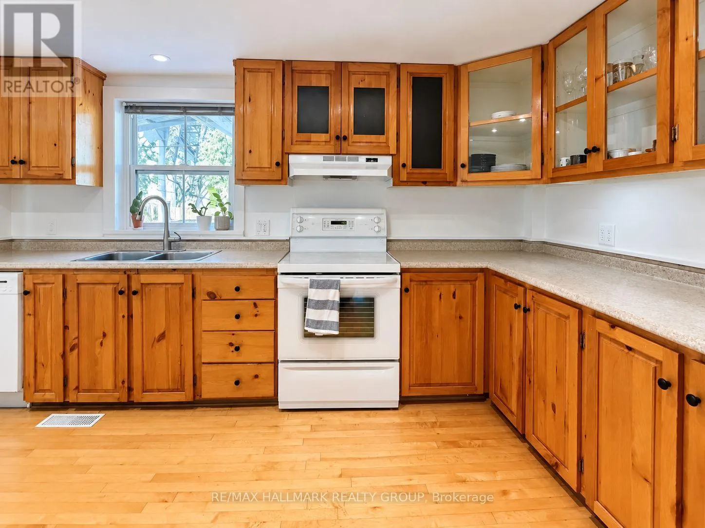 307 DUNCAIRN AVENUE