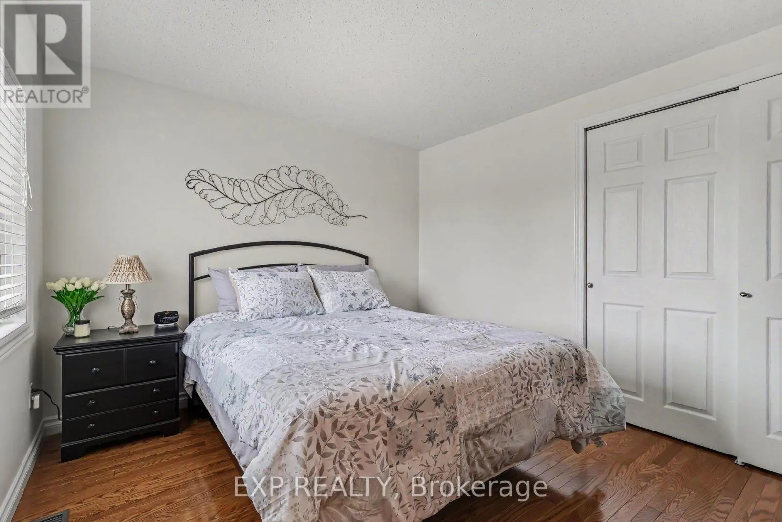 17 HUNTERSFIELD DRIVE