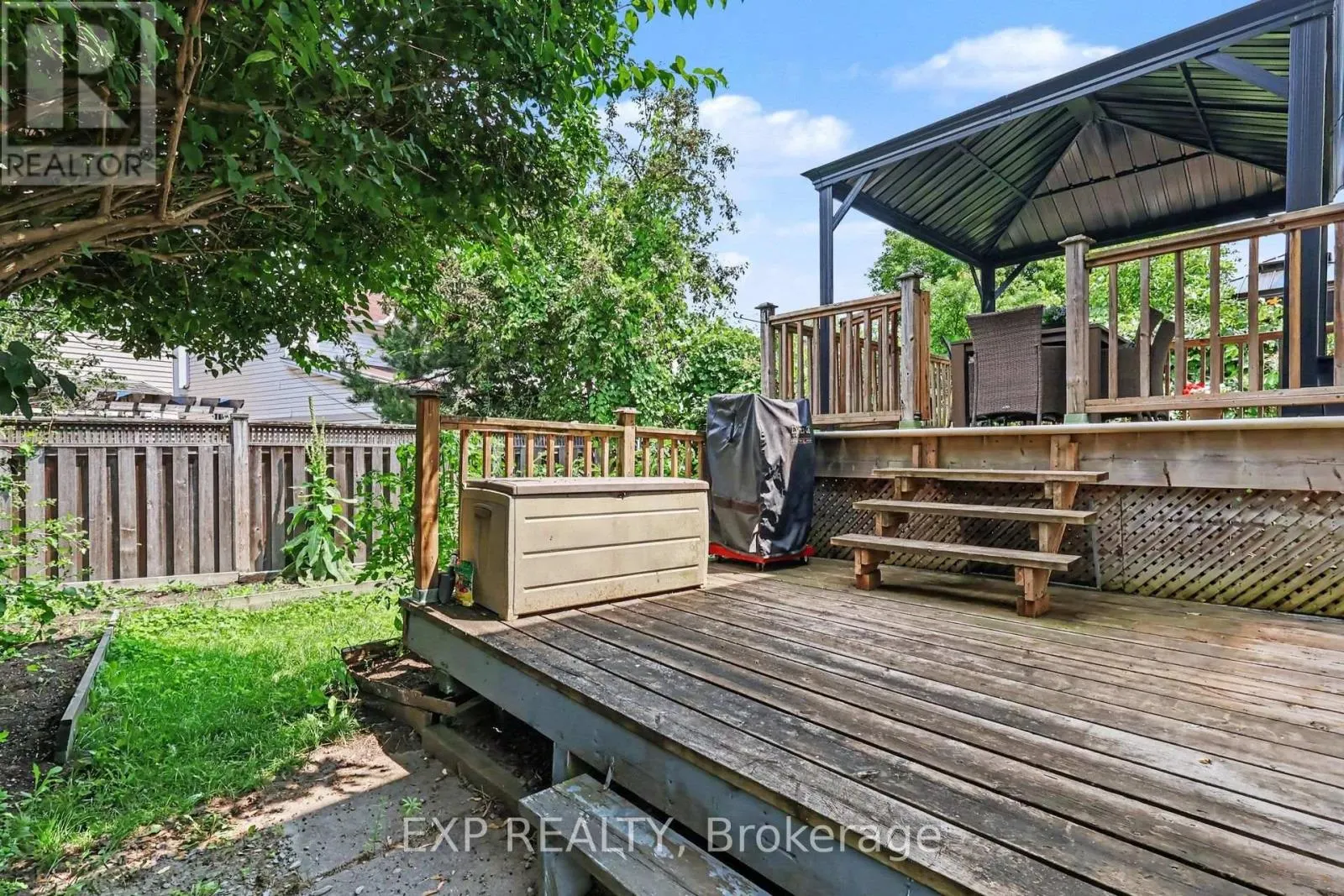 17 HUNTERSFIELD DRIVE