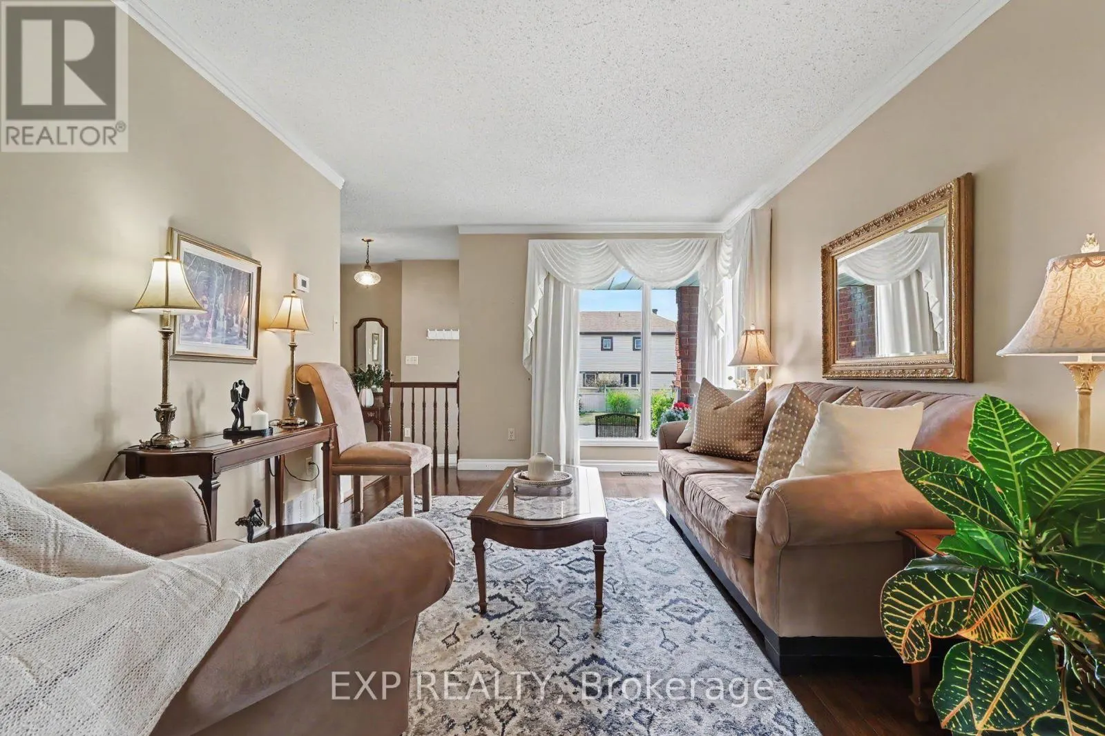 17 HUNTERSFIELD DRIVE
