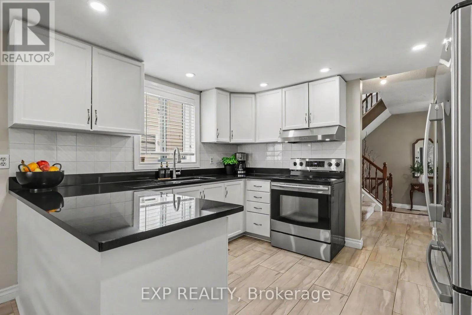 17 HUNTERSFIELD DRIVE