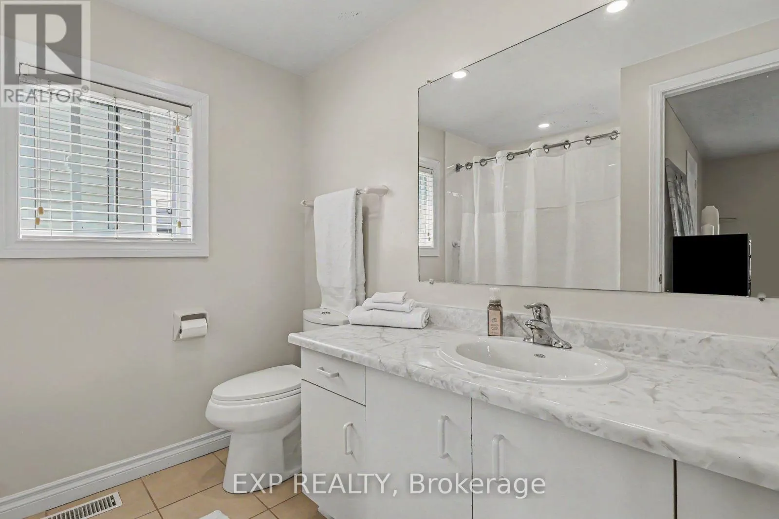 17 HUNTERSFIELD DRIVE
