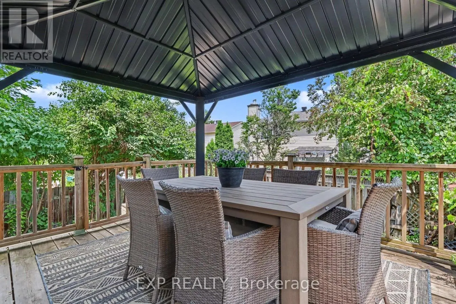 17 HUNTERSFIELD DRIVE