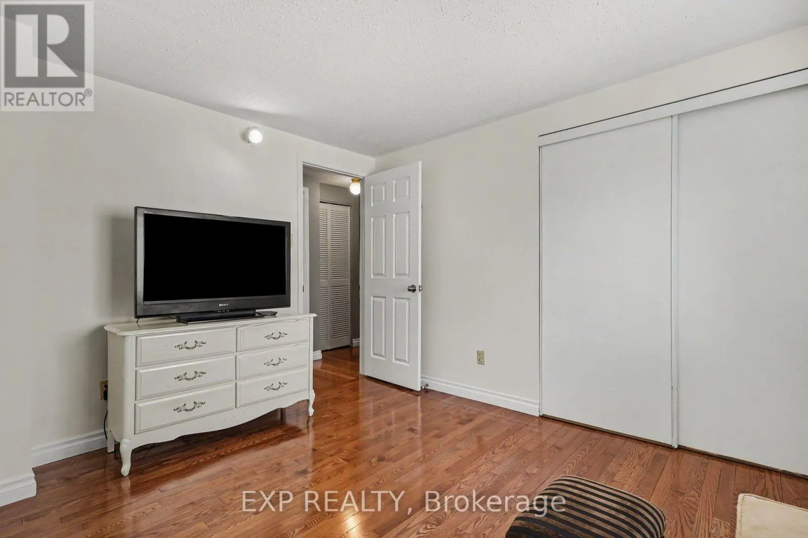 17 HUNTERSFIELD DRIVE