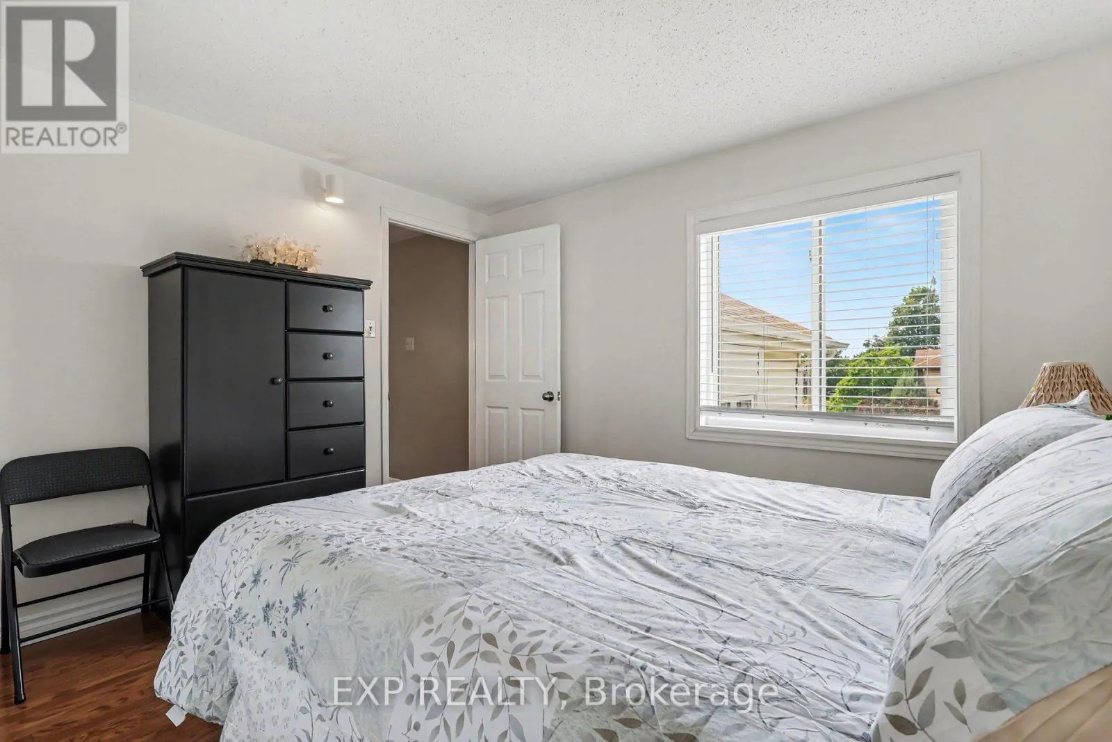 17 HUNTERSFIELD DRIVE