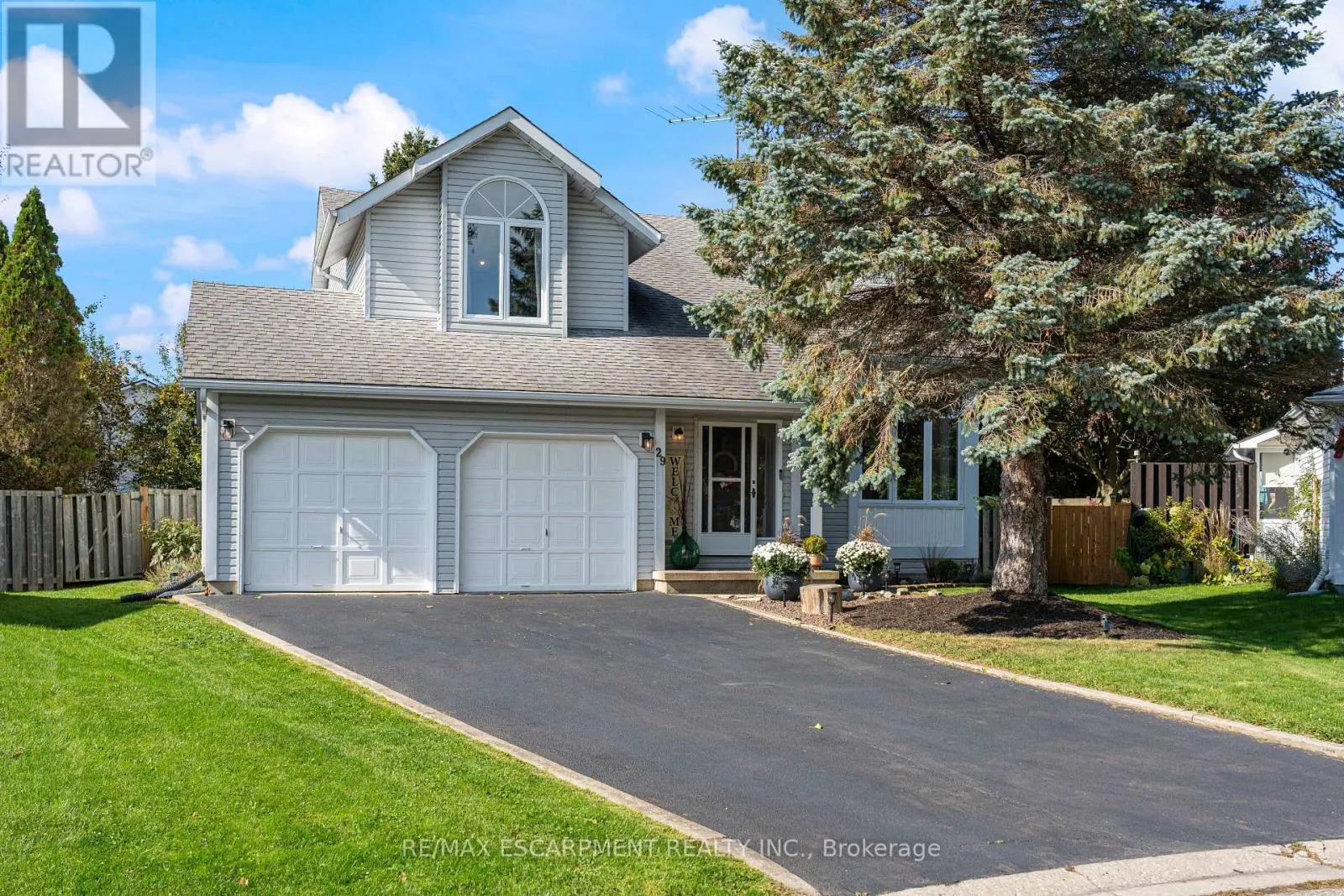 29 LESLIE AVENUE