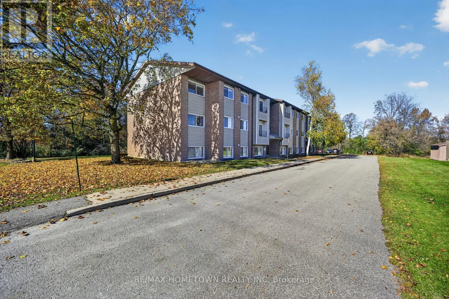 105 - 323 MAIN STREET W