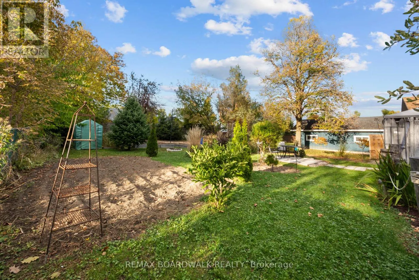 434 DIBBLE STREET E