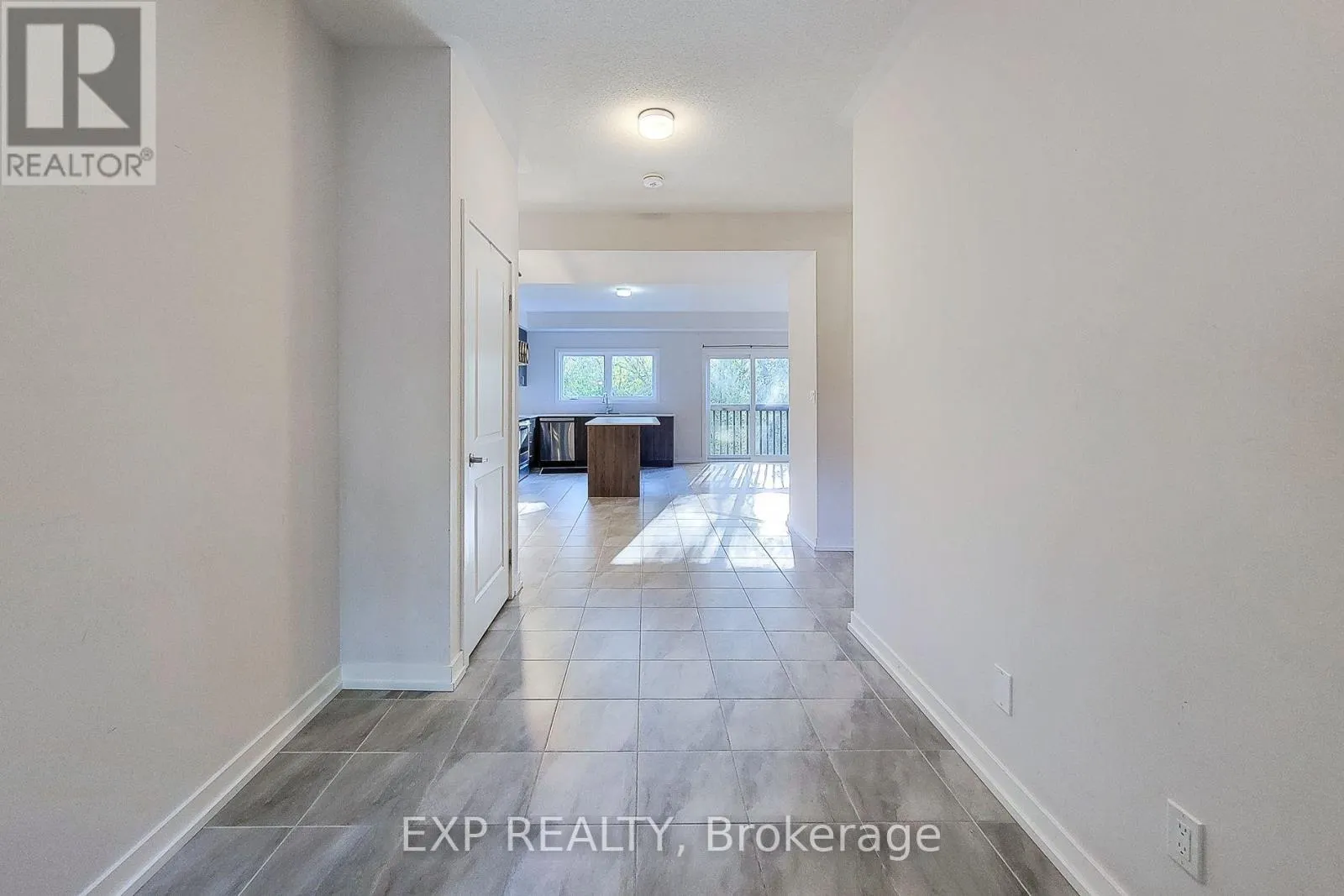 18 TRAILSIDE DRIVE