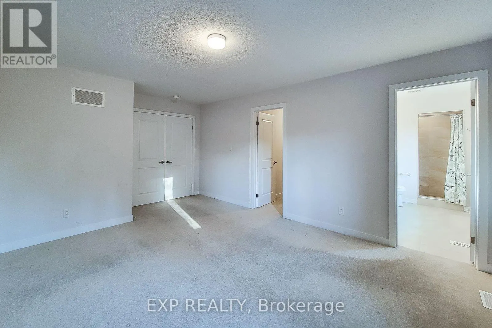 18 TRAILSIDE DRIVE