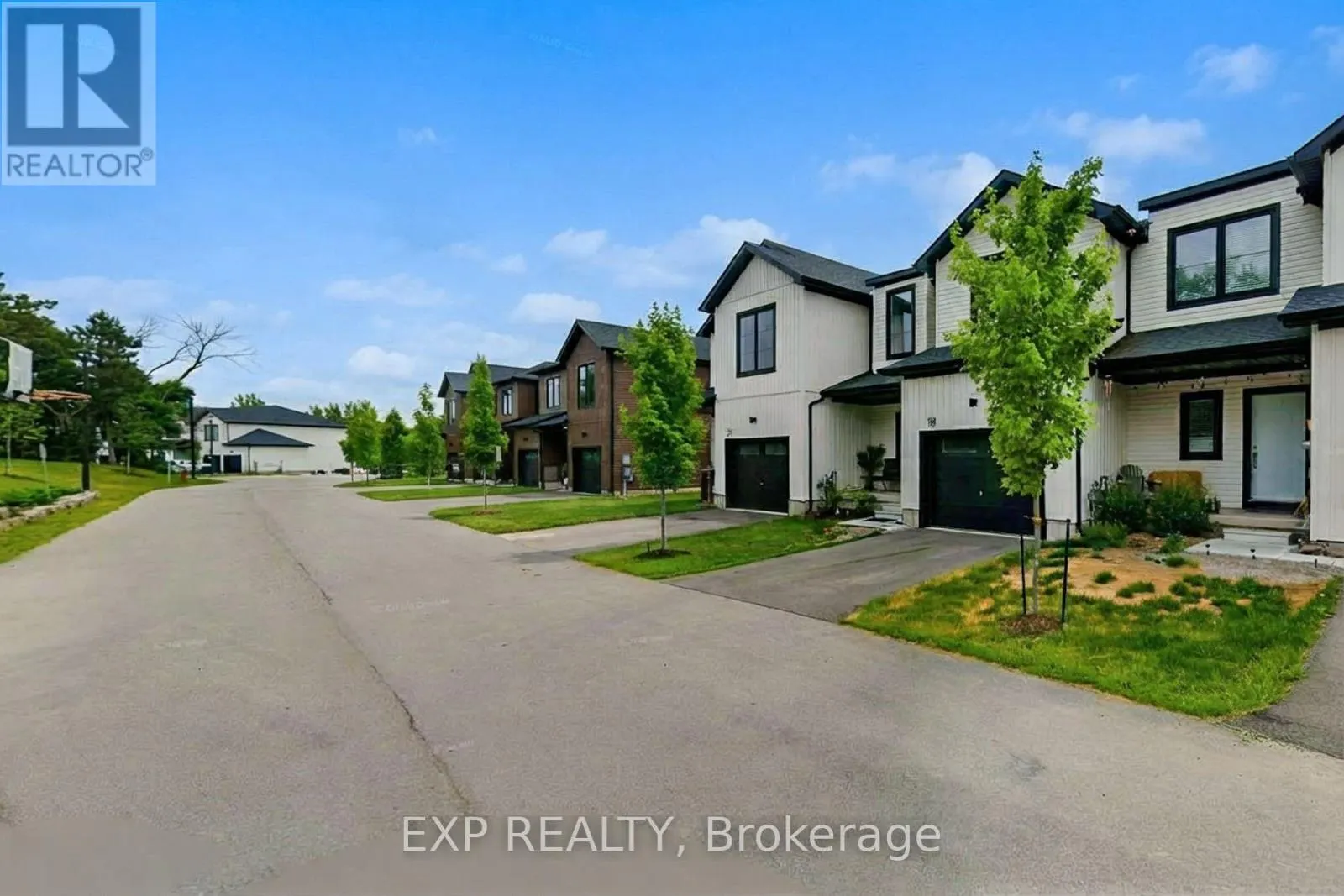 18 TRAILSIDE DRIVE