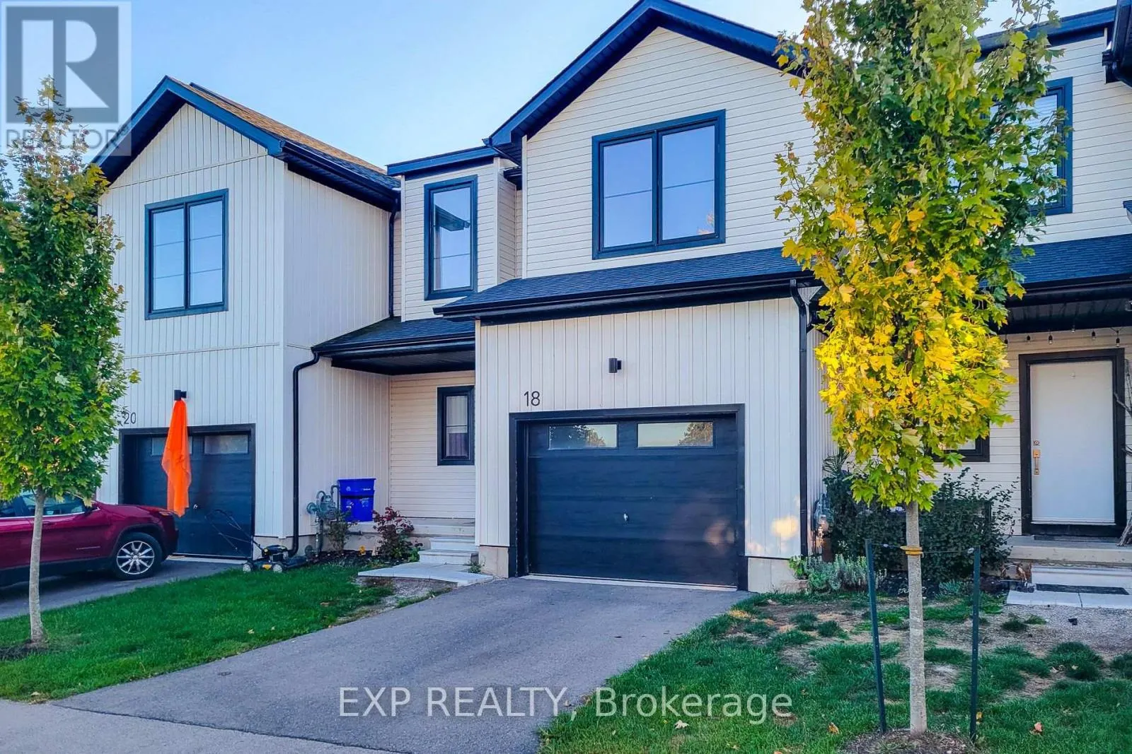 18 TRAILSIDE DRIVE