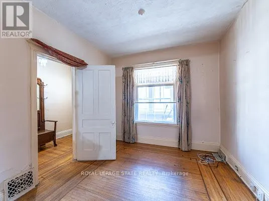 35 SHERMAN AVENUE N