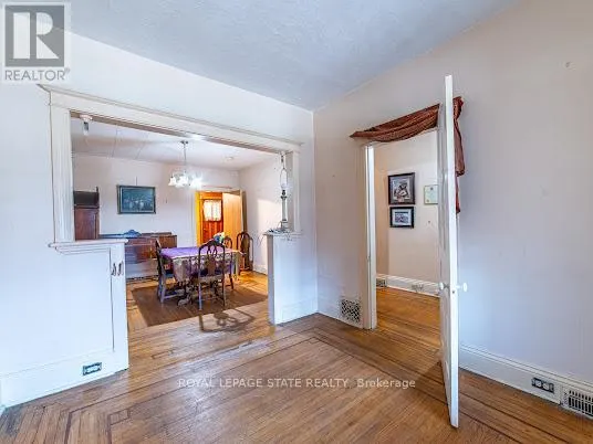 35 SHERMAN AVENUE N