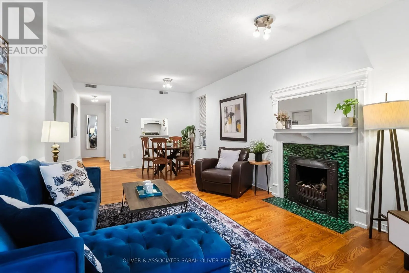 101 - 285 QUEENS AVENUE #101