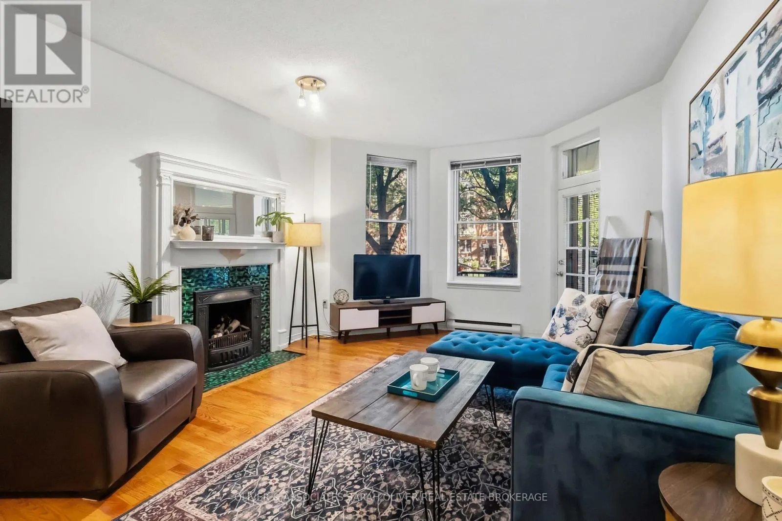 101 - 285 QUEENS AVENUE #101