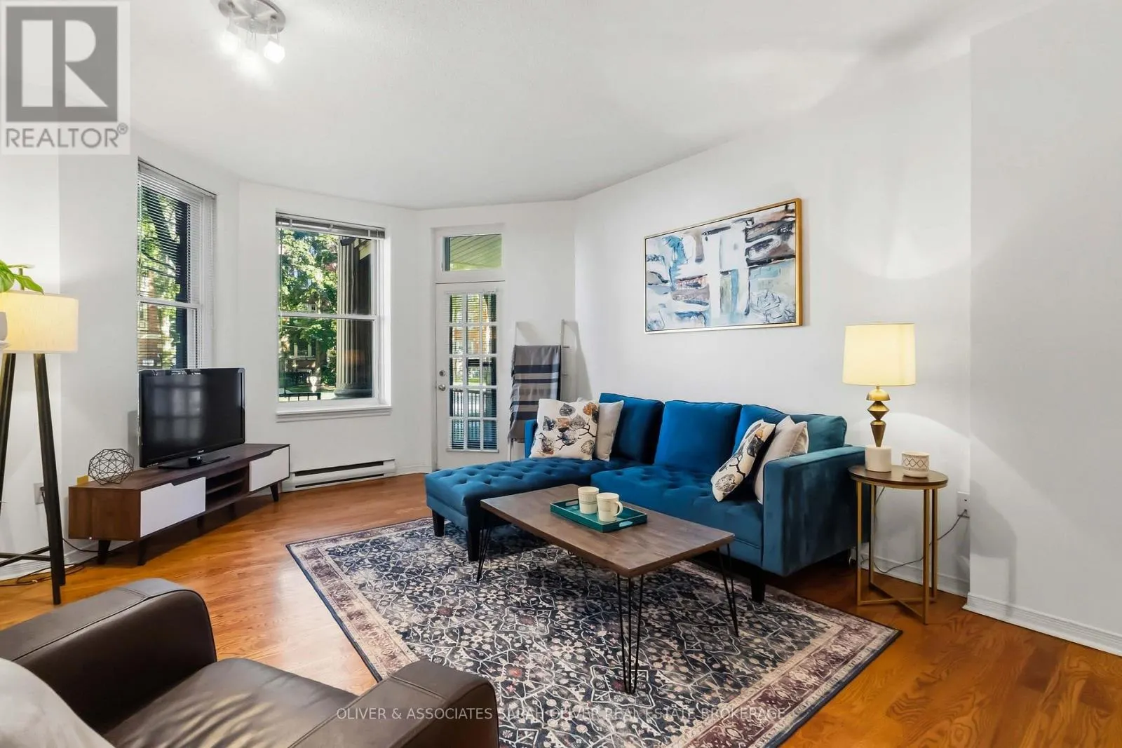 101 - 285 QUEENS AVENUE #101