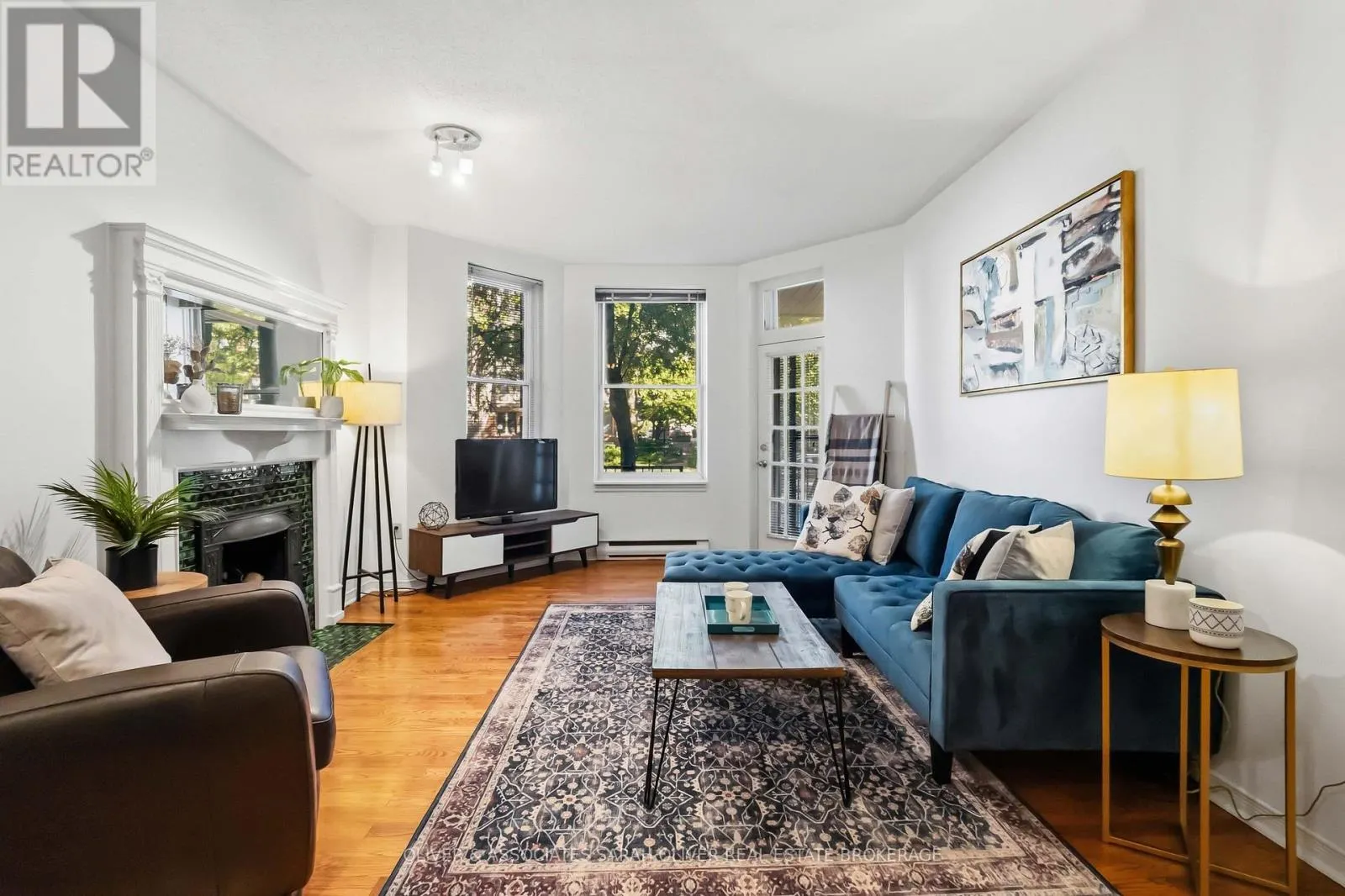101 - 285 QUEENS AVENUE #101