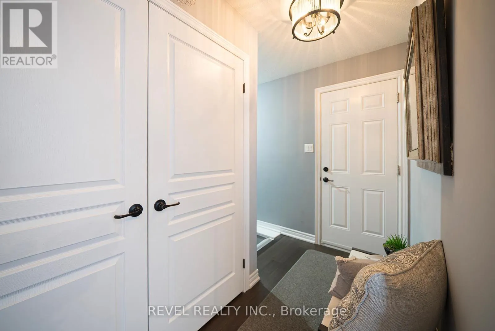 261 SCHOONER DRIVE