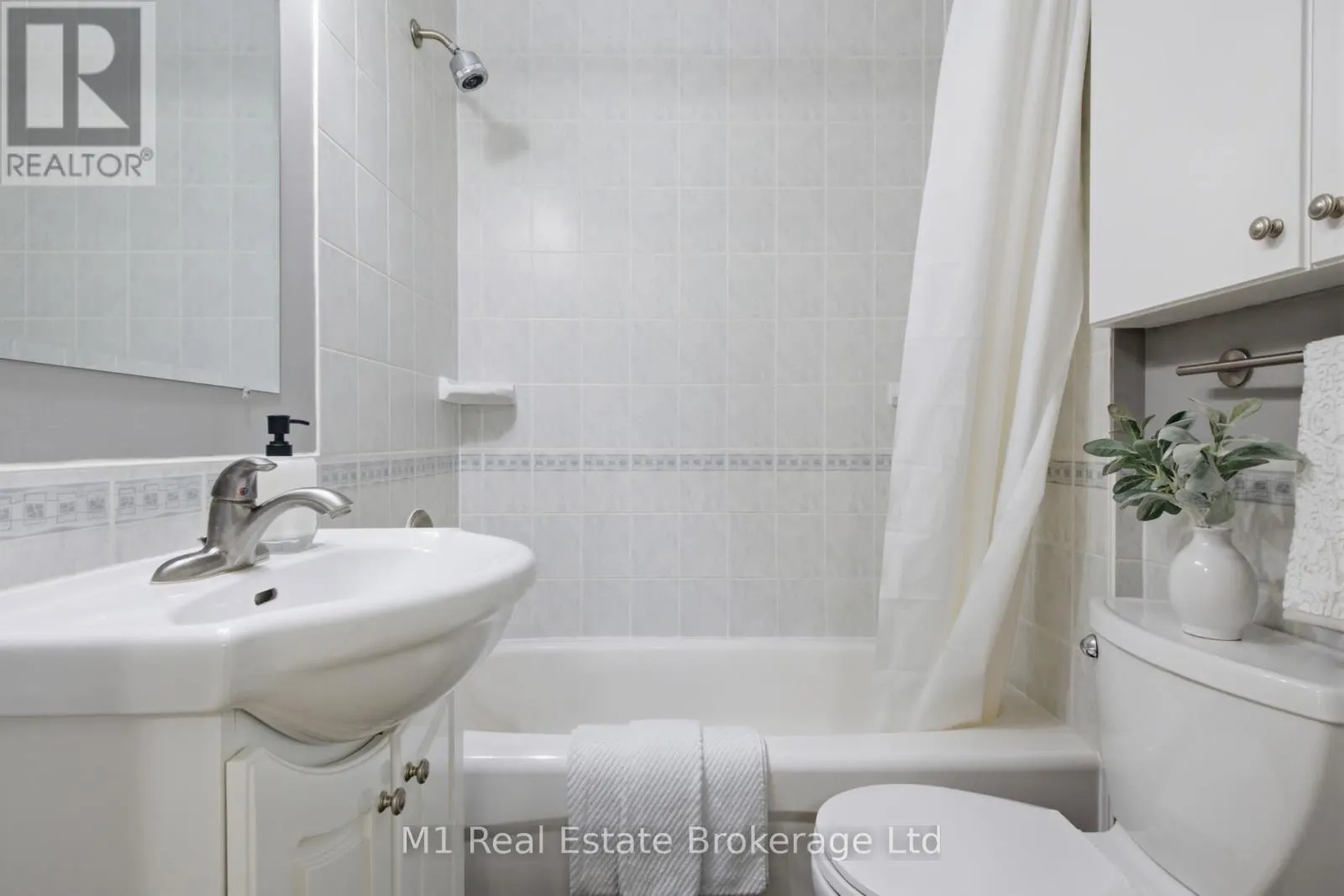 120 WELLINGTON 7 ROAD