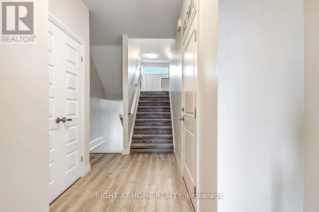 4 - 819 KLEINBURG DRIVE #4