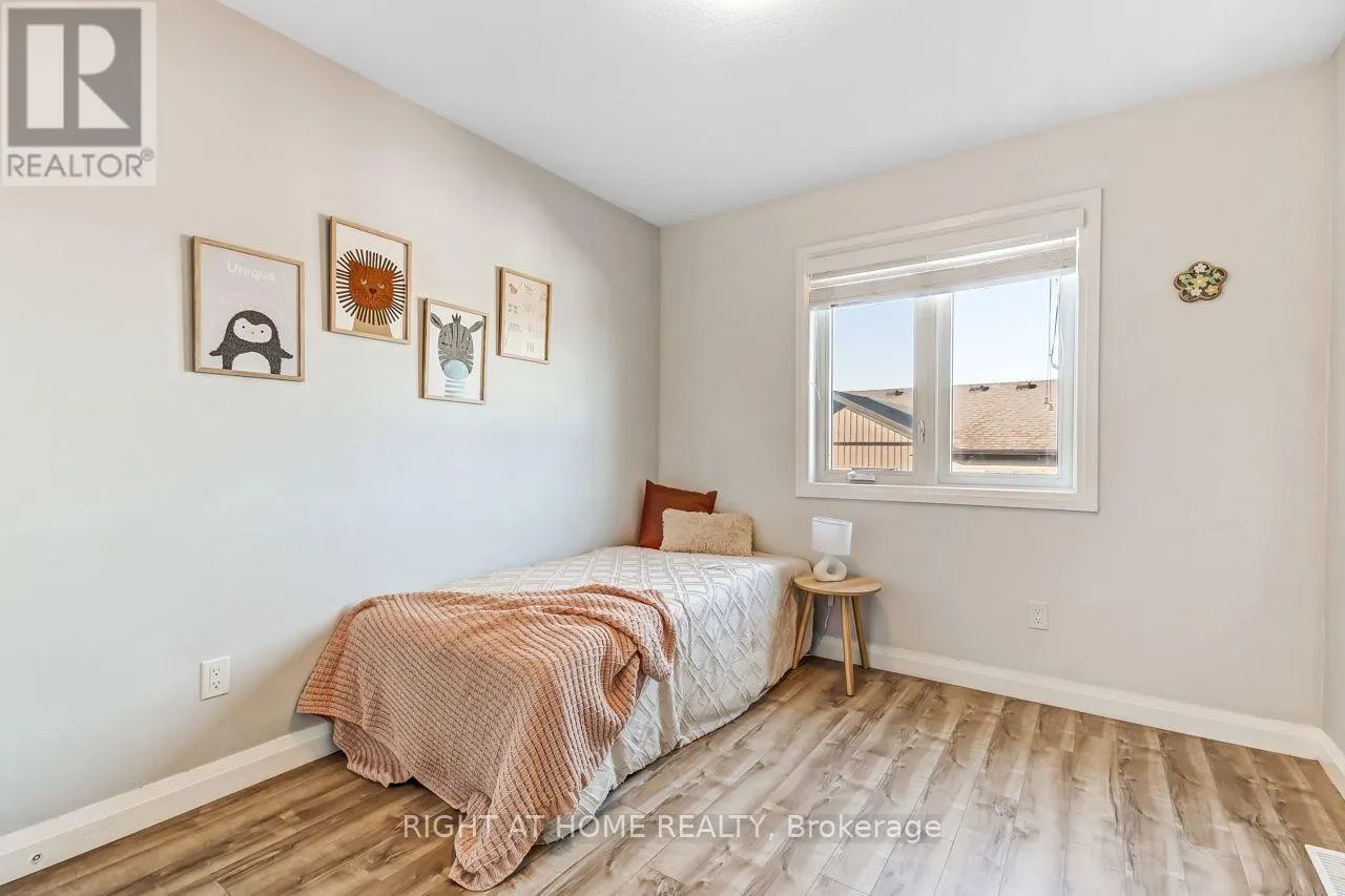 4 - 819 KLEINBURG DRIVE #4
