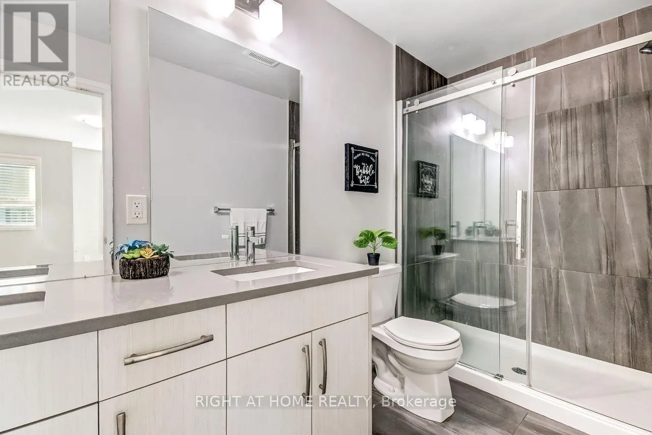 4 - 819 KLEINBURG DRIVE #4