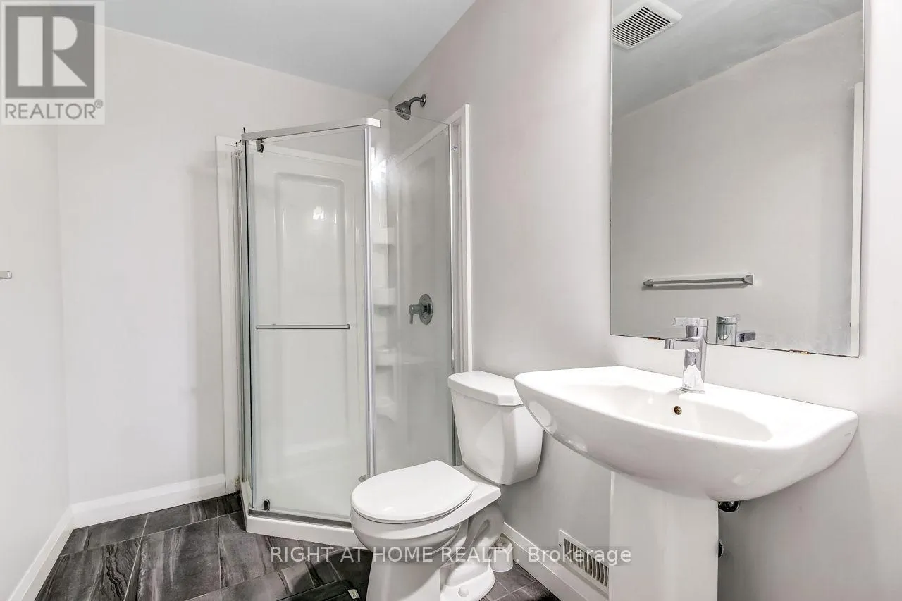 4 - 819 KLEINBURG DRIVE #4
