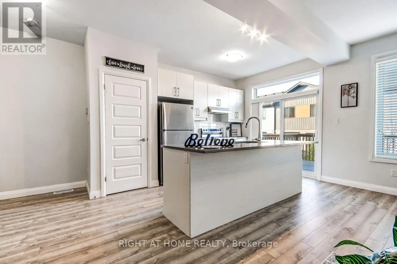 4 - 819 KLEINBURG DRIVE #4