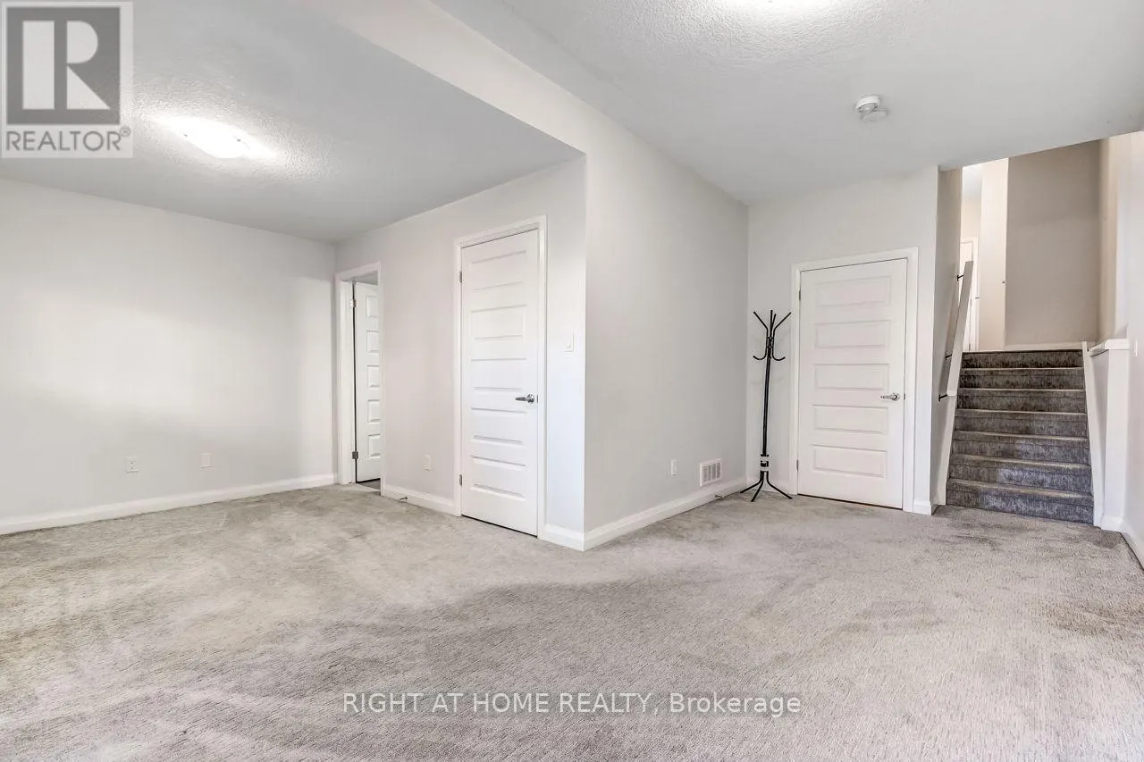 4 - 819 KLEINBURG DRIVE #4
