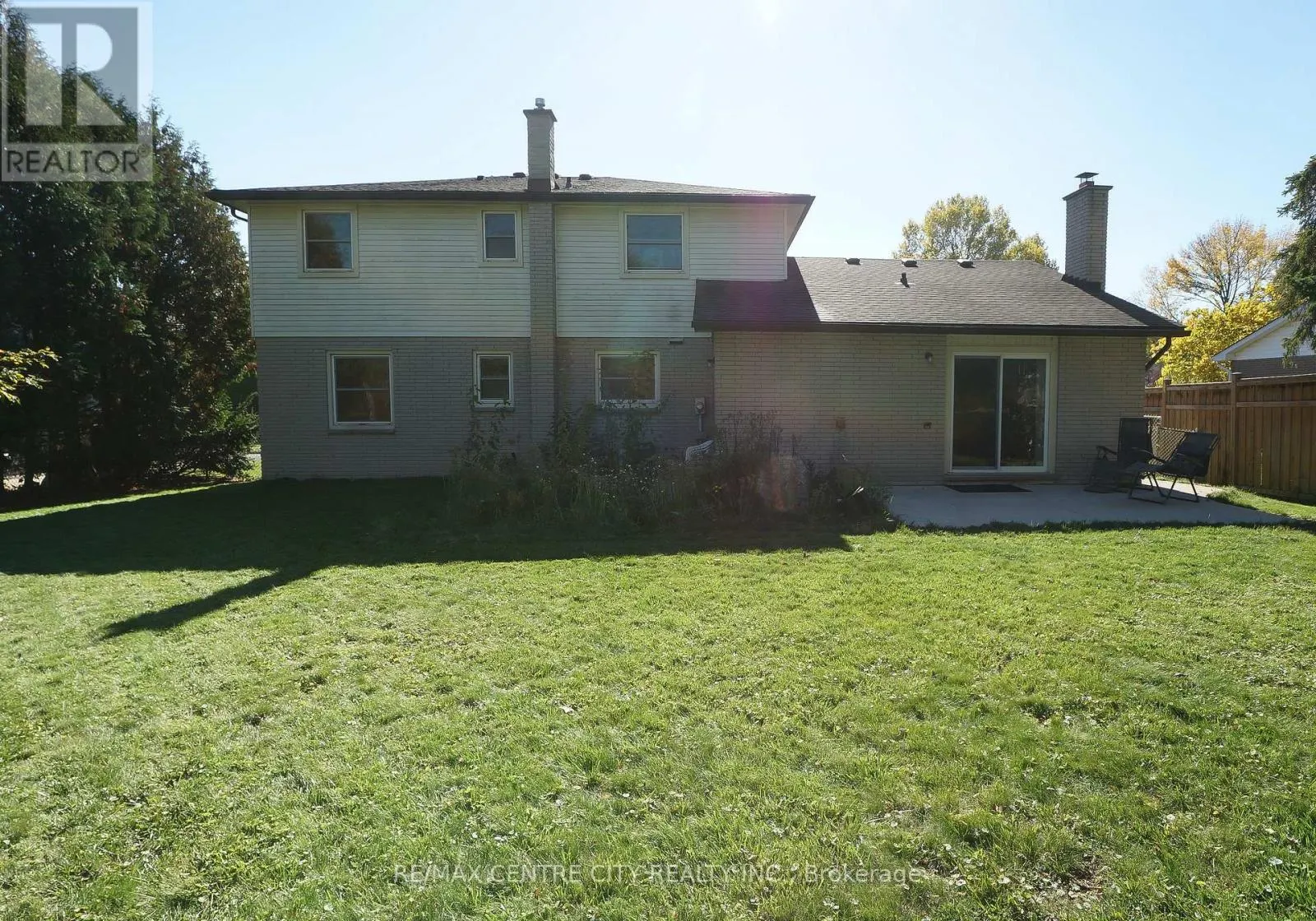 1096 VISCOUNT ROAD