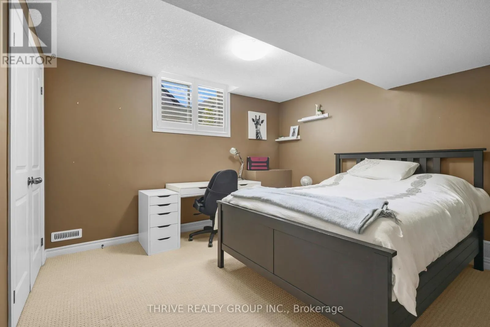 5 - 696 COMMISSIONERS ROAD #5