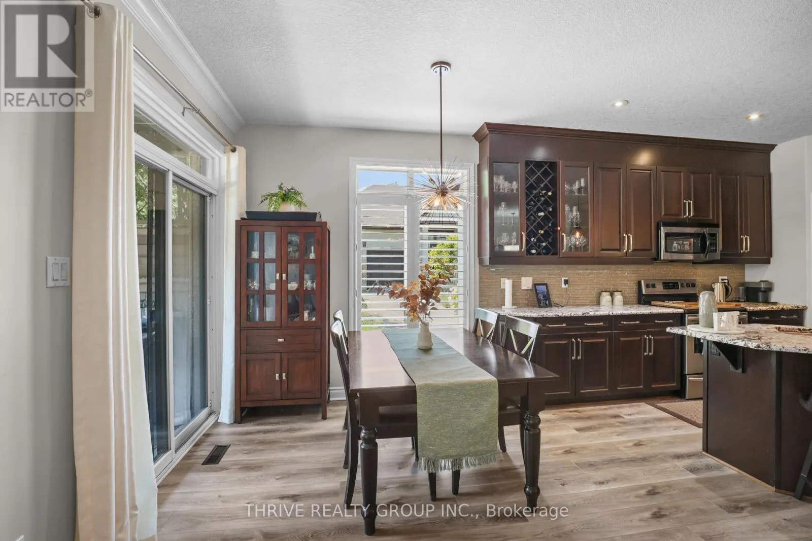 5 - 696 COMMISSIONERS ROAD #5