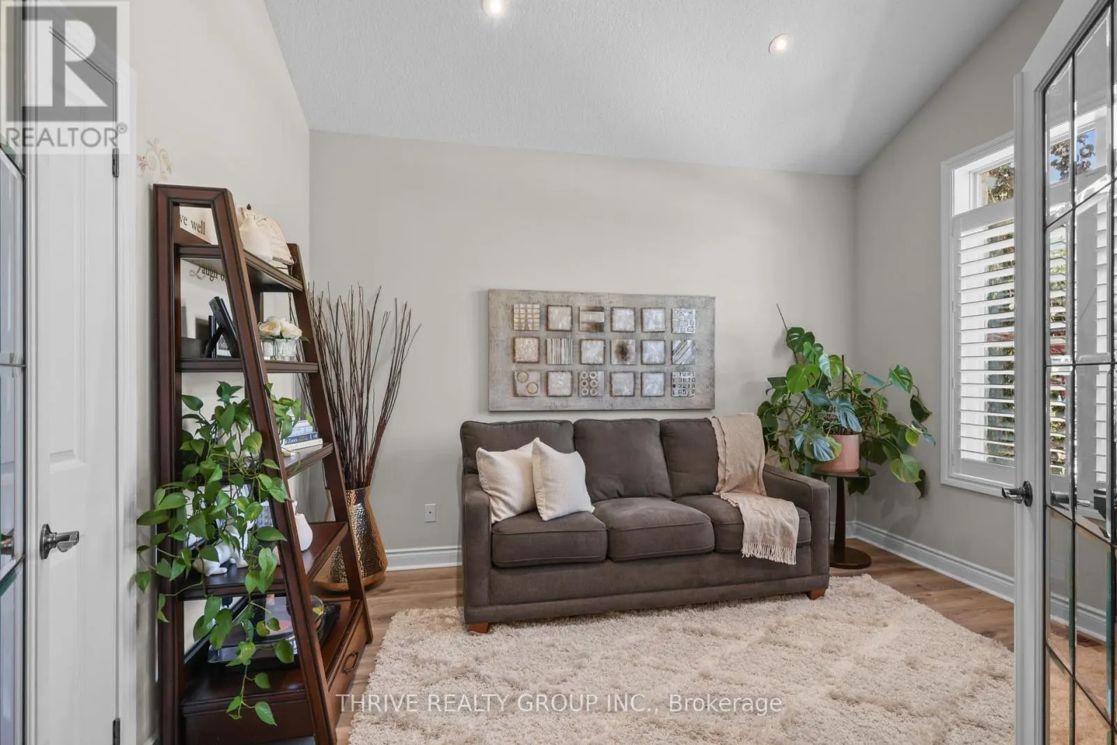 5 - 696 COMMISSIONERS ROAD #5